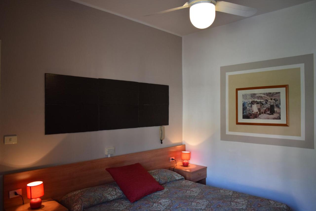 Albergo Al Pescatore Бренцоне-суль-Гарда Экстерьер фото