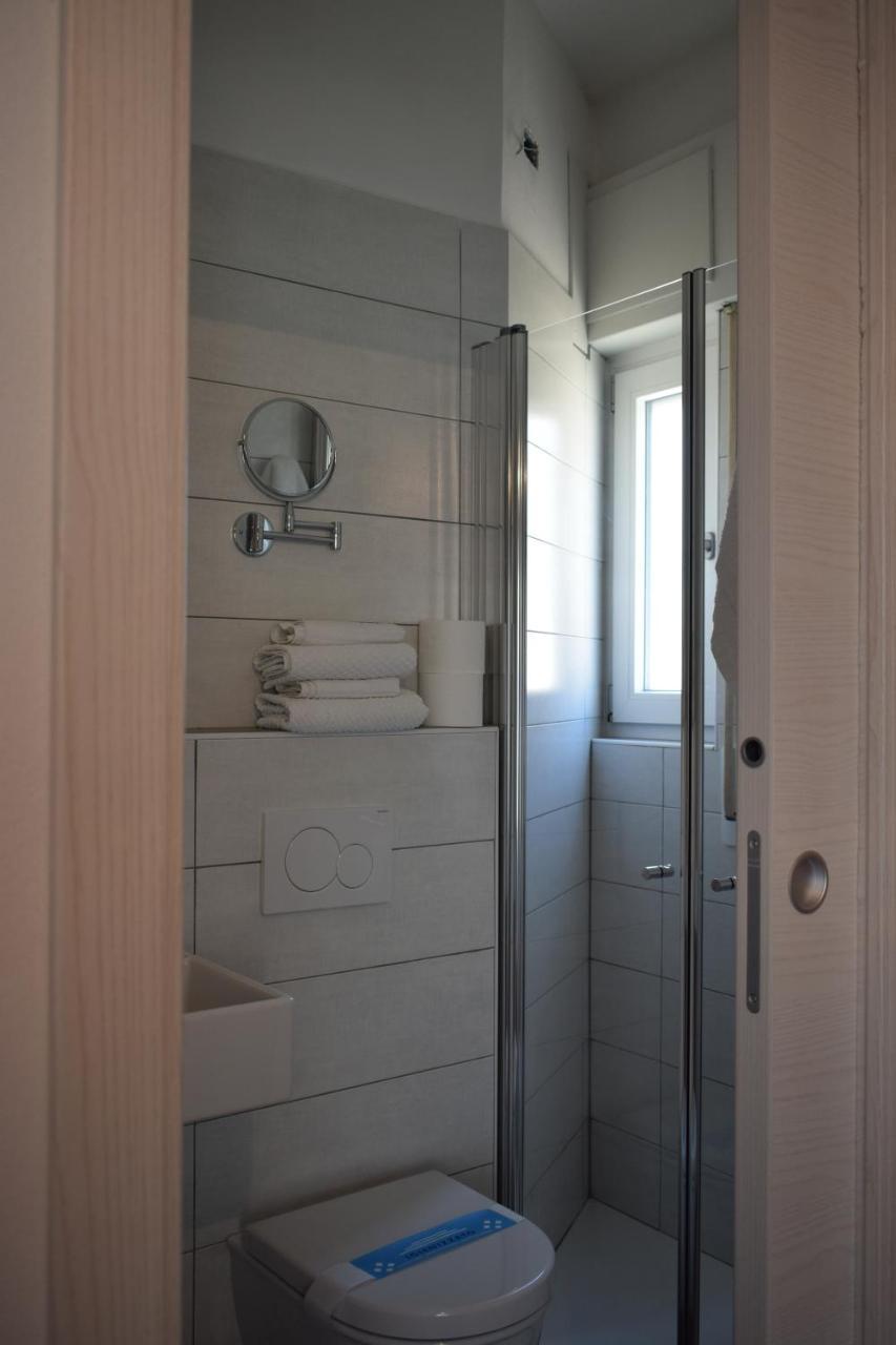 Albergo Al Pescatore Бренцоне-суль-Гарда Экстерьер фото