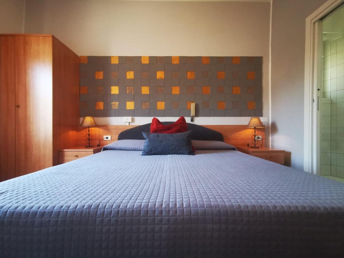 Albergo Al Pescatore Бренцоне-суль-Гарда Экстерьер фото