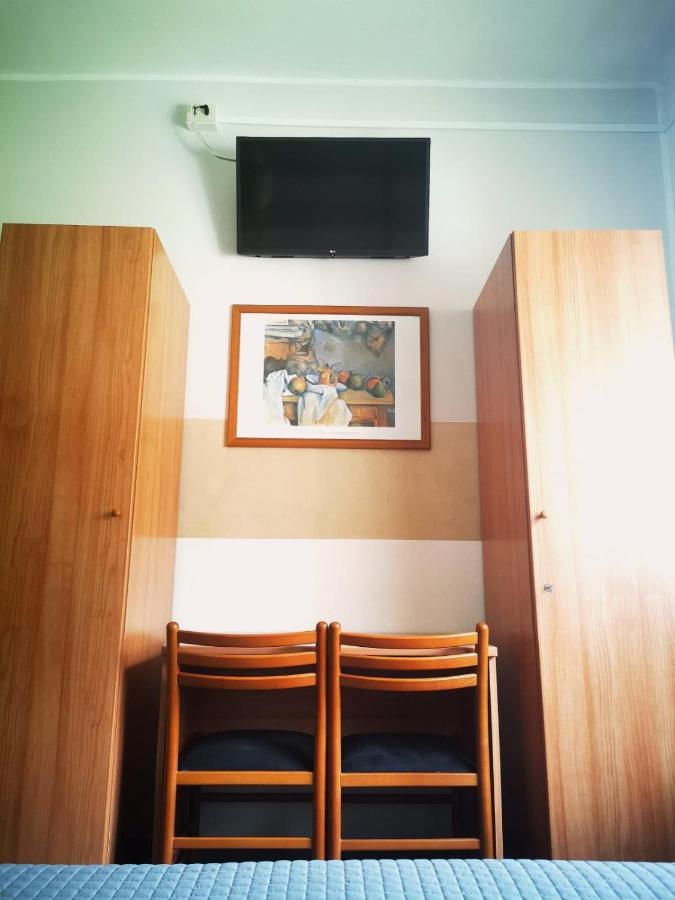 Albergo Al Pescatore Бренцоне-суль-Гарда Экстерьер фото